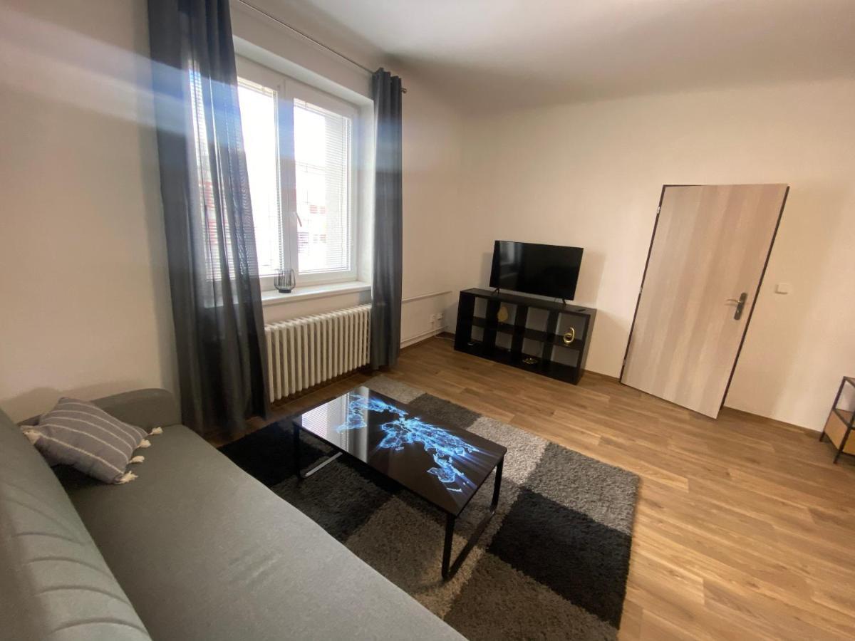 Cerna Ruze - Apartman 3 Plzen Luaran gambar